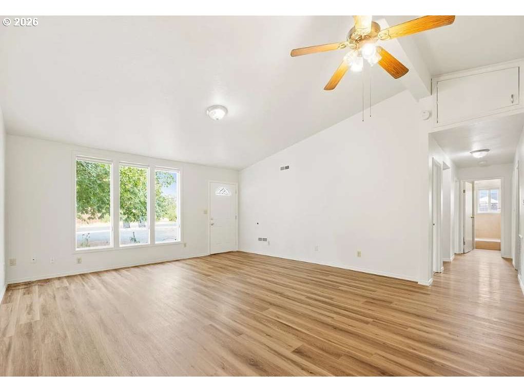 1695 Ruth St Property Photo 4