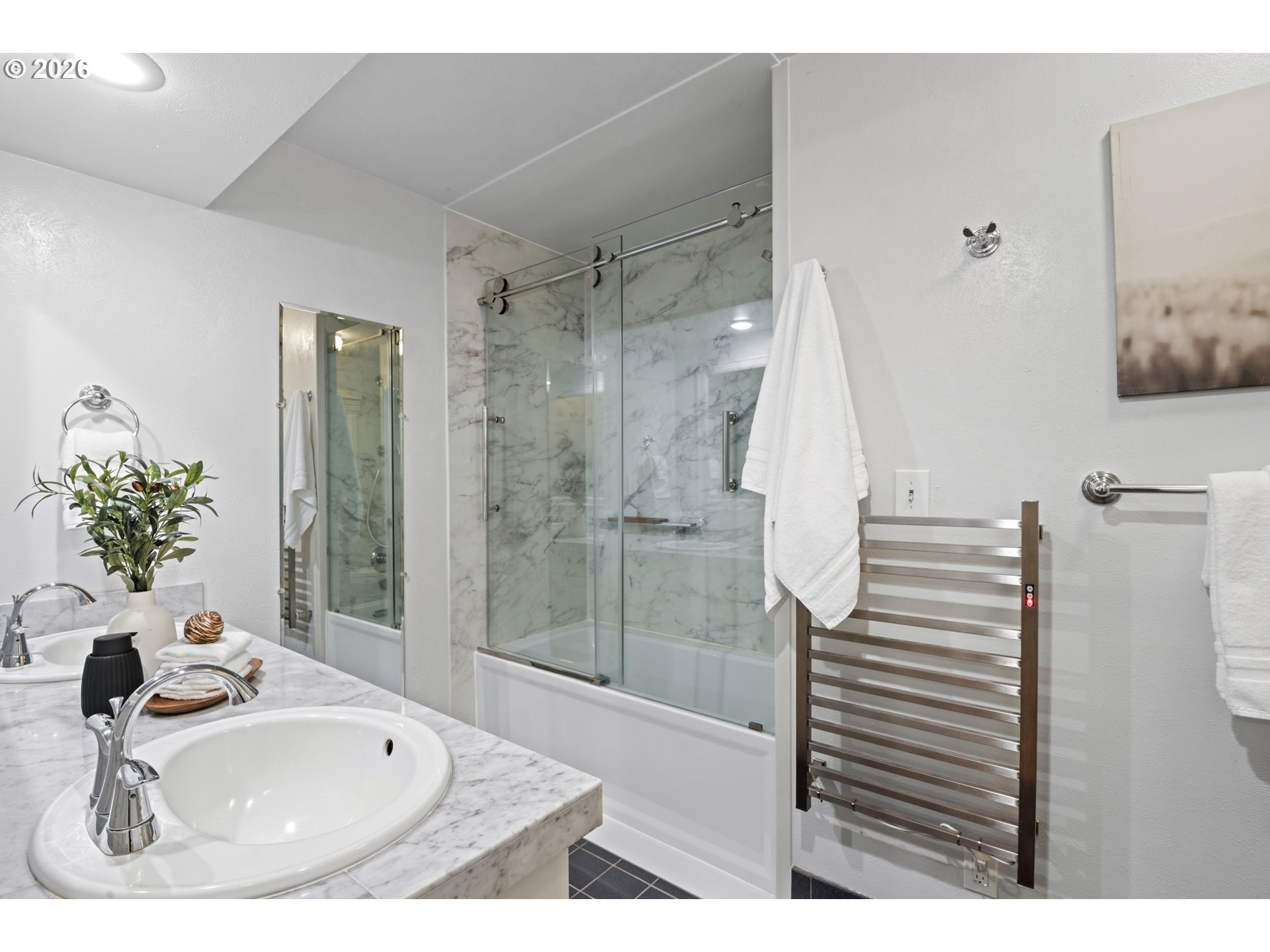 2210 Sw Broadway Dr Property Photo 27