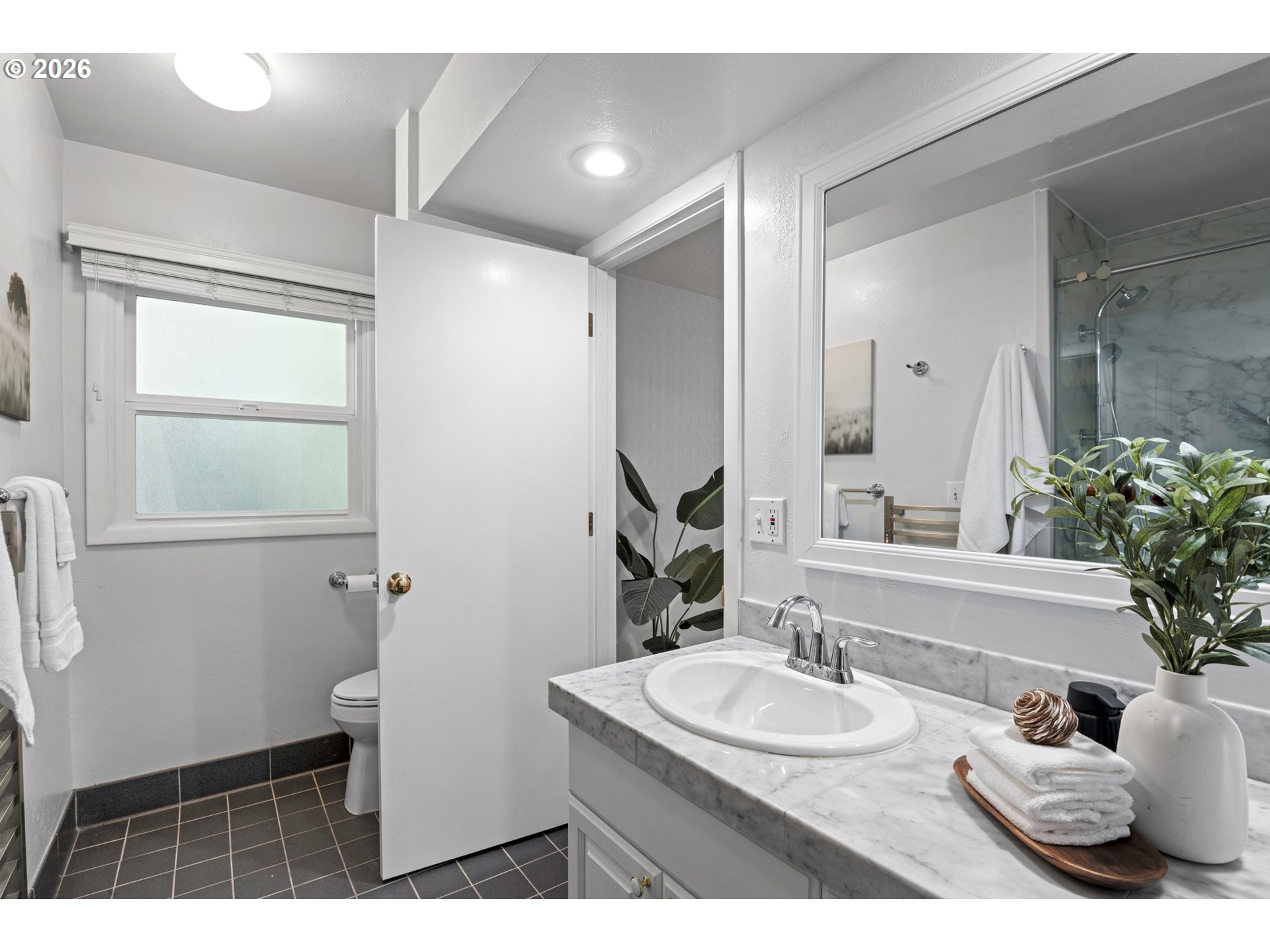 2210 Sw Broadway Dr Property Photo 28