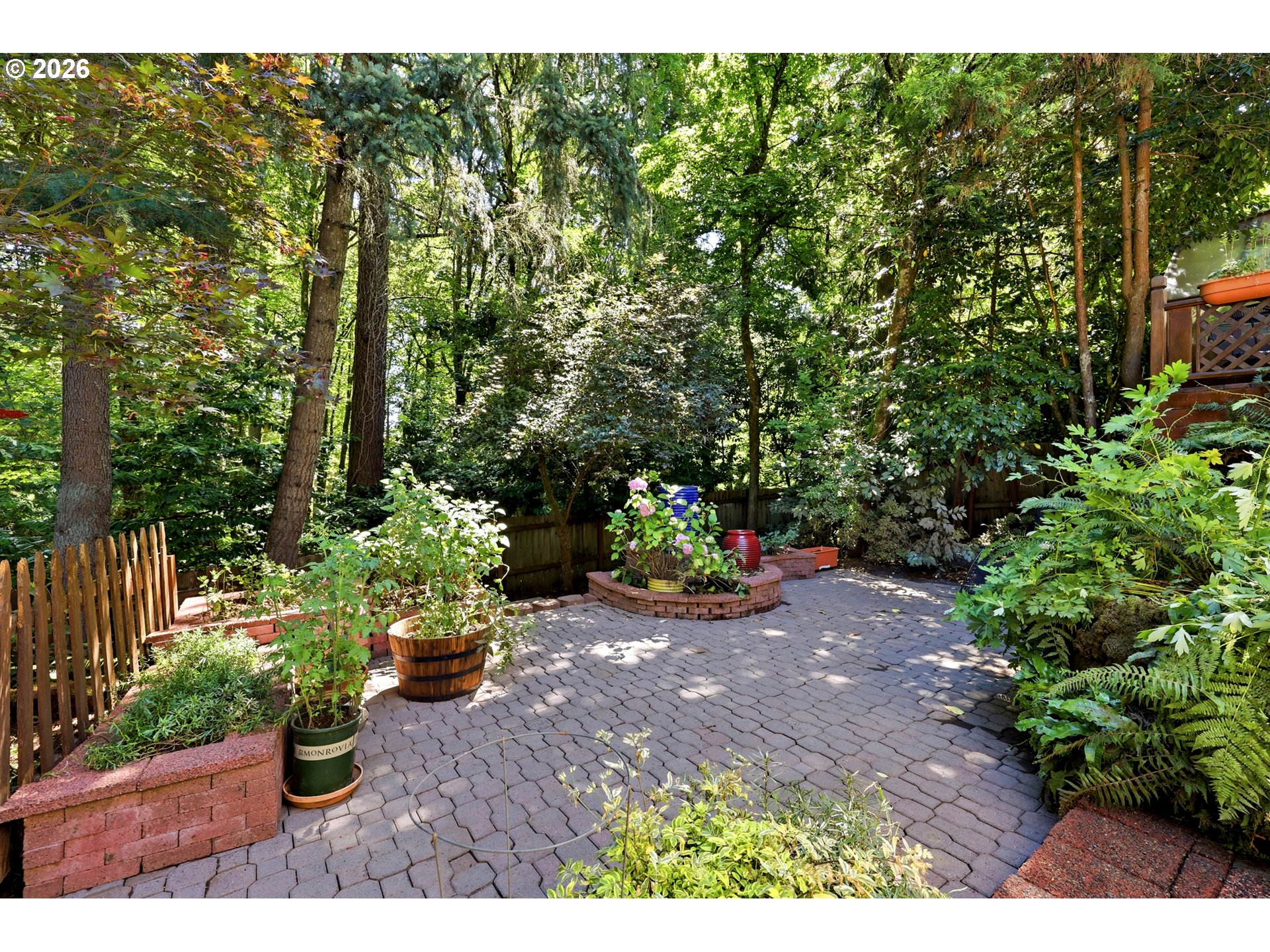 2210 Sw Broadway Dr Property Photo 40
