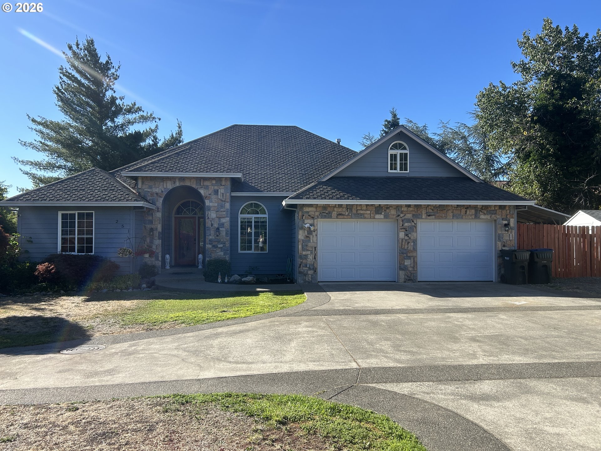 251 Martha Dr Property Photo 1