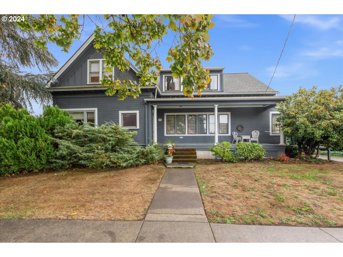 2119 B St Property Photo 2