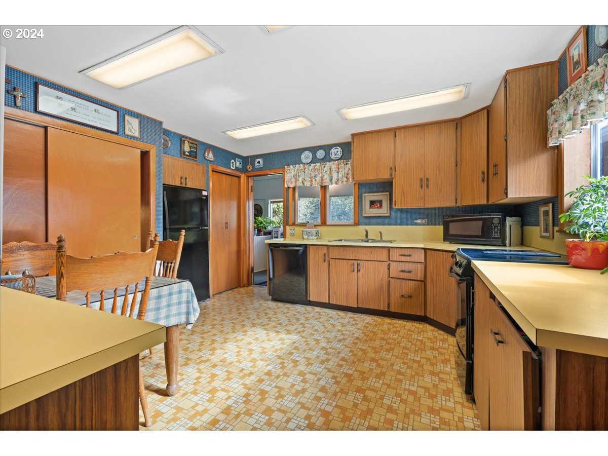 2119 B St Property Photo 15
