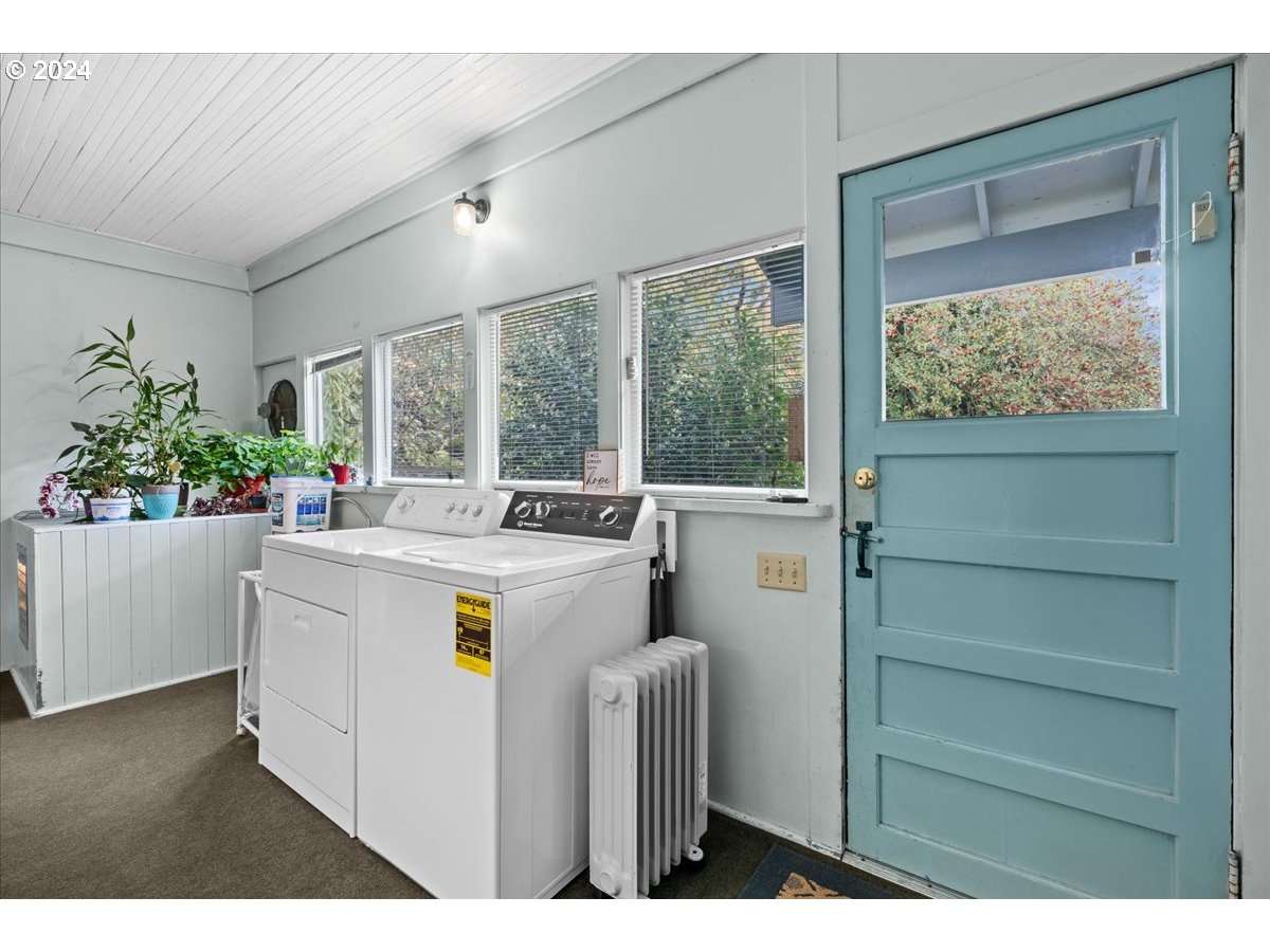 2119 B St Property Photo 21