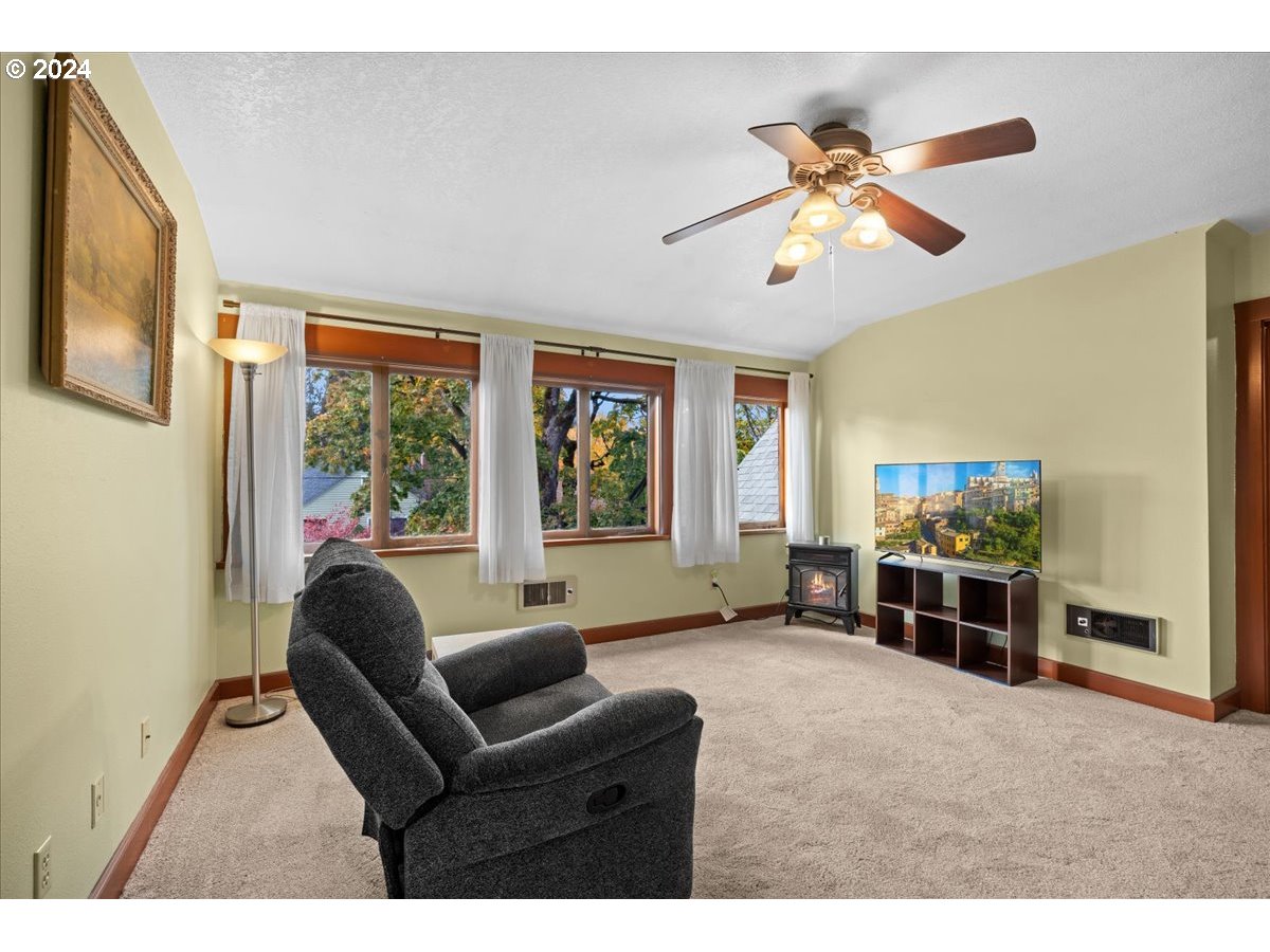 2119 B St Property Photo 22