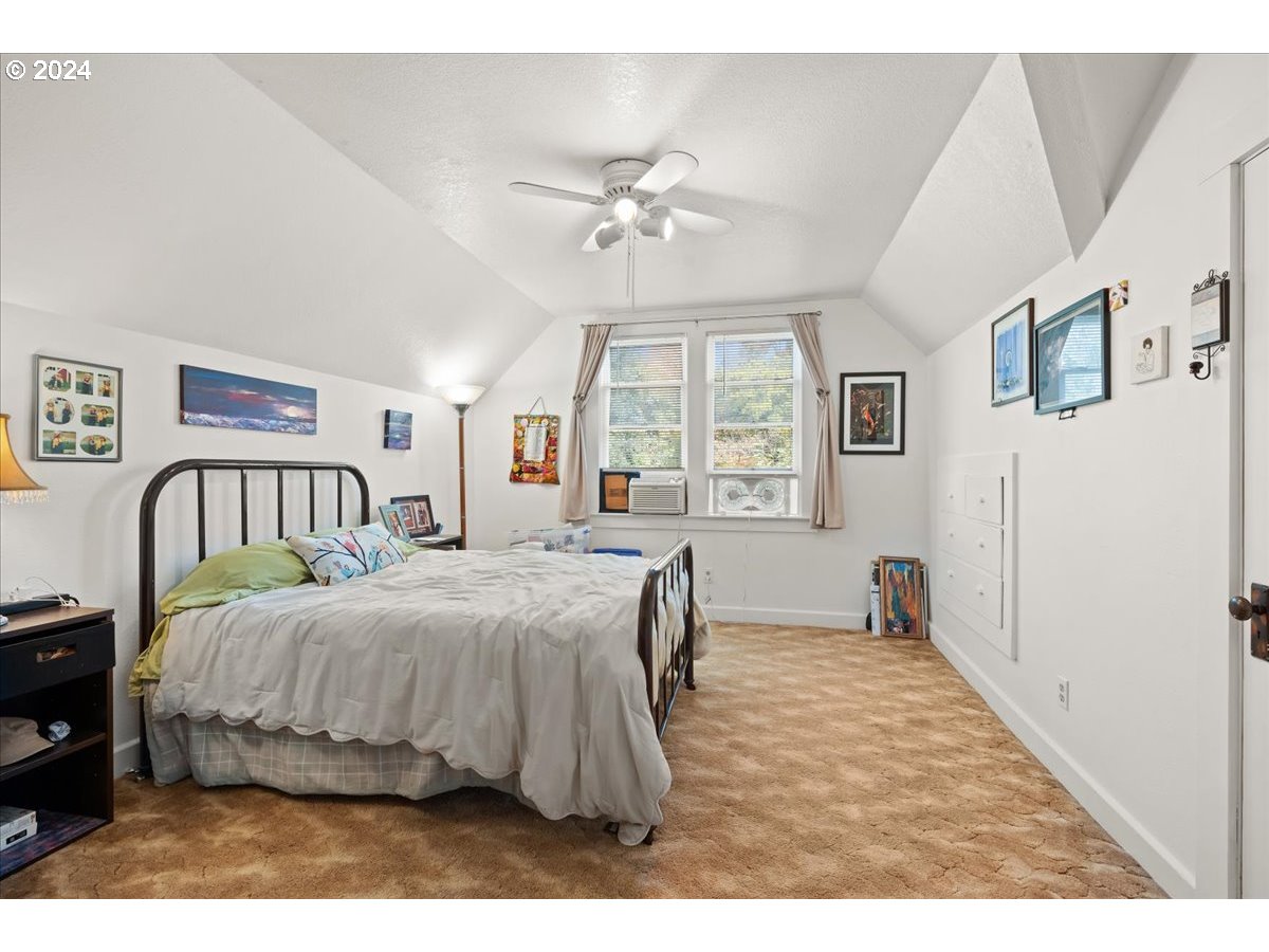 2119 B St Property Photo 25