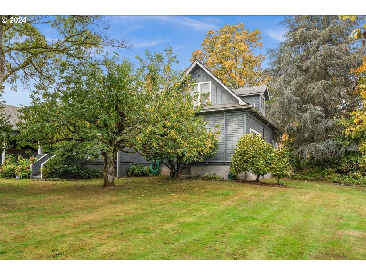 2119 B St Property Photo 36
