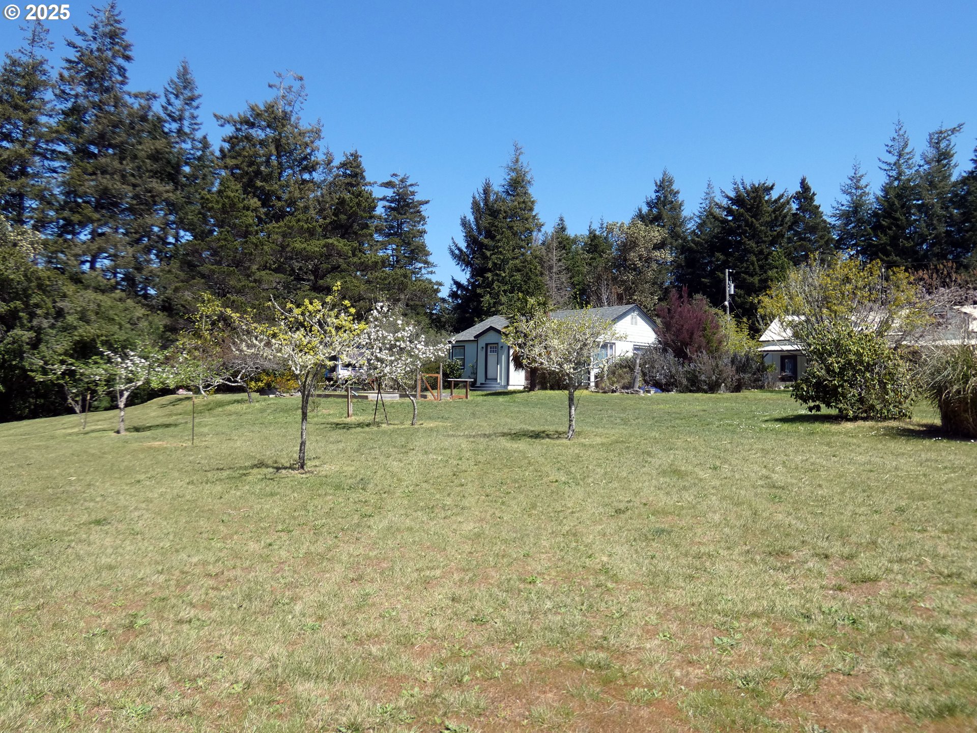 47615 Oregon Coast Hwy Property Photo 1