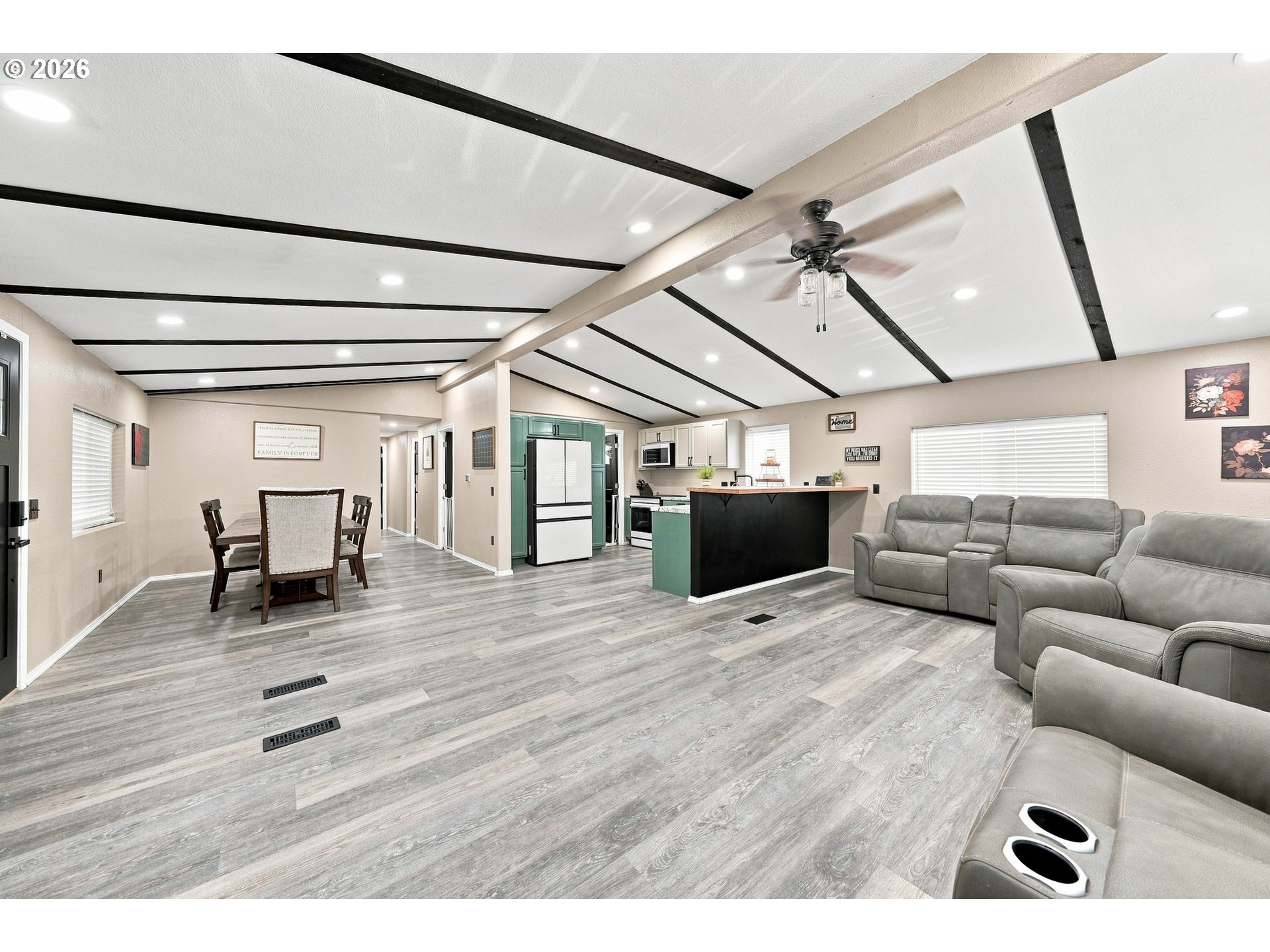 5 Manor Loop Property Photo 3