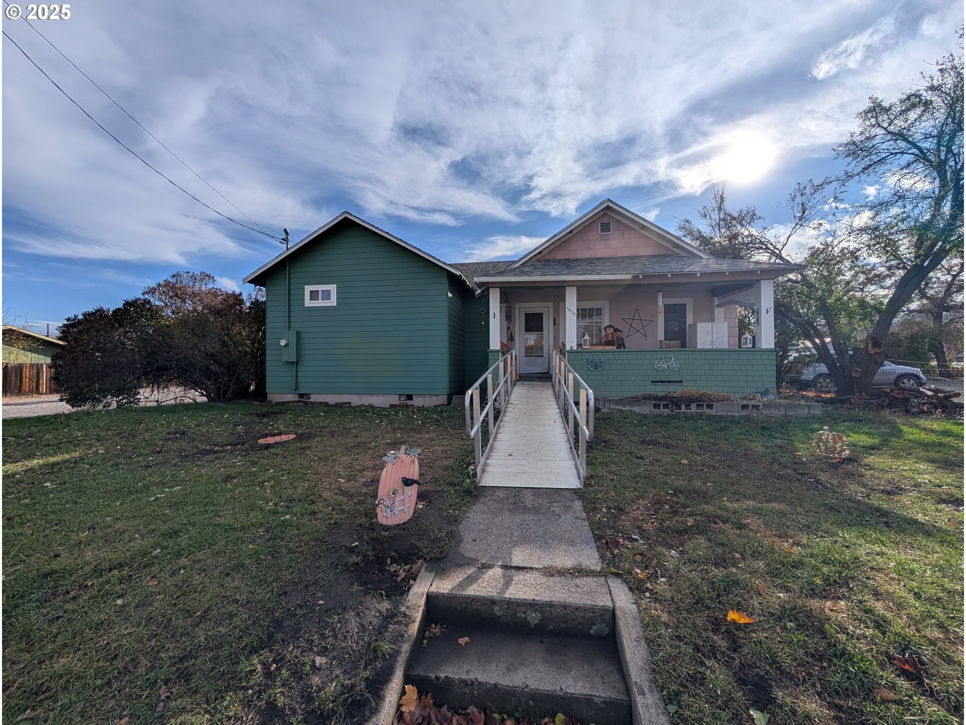 1408 T AVE Property Photo 1