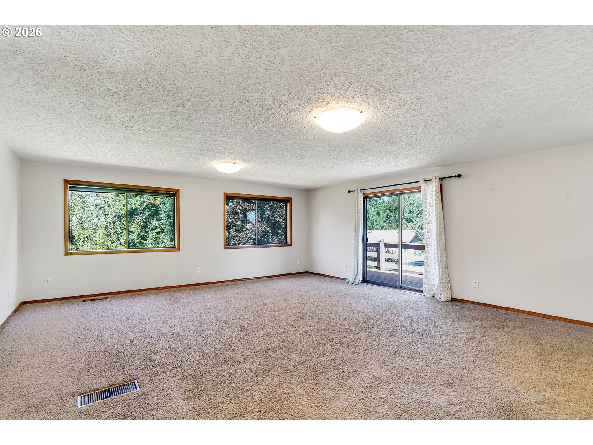 8748 Enclid St Property Photo 6