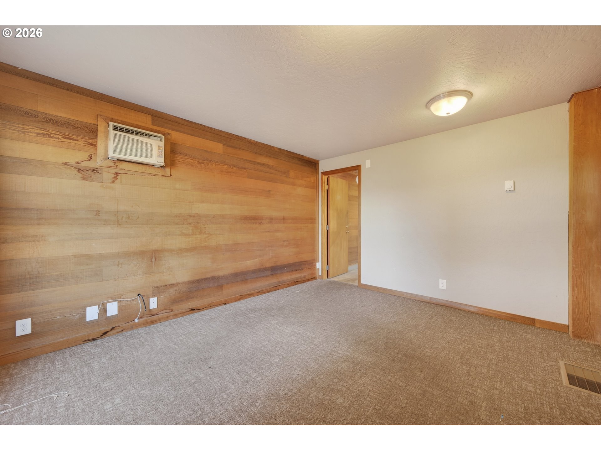 2150 Cross St Property Photo 2