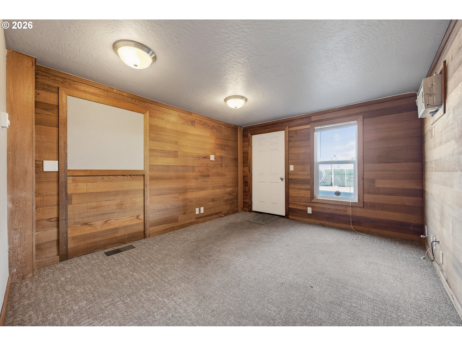 2150 Cross St Property Photo 3