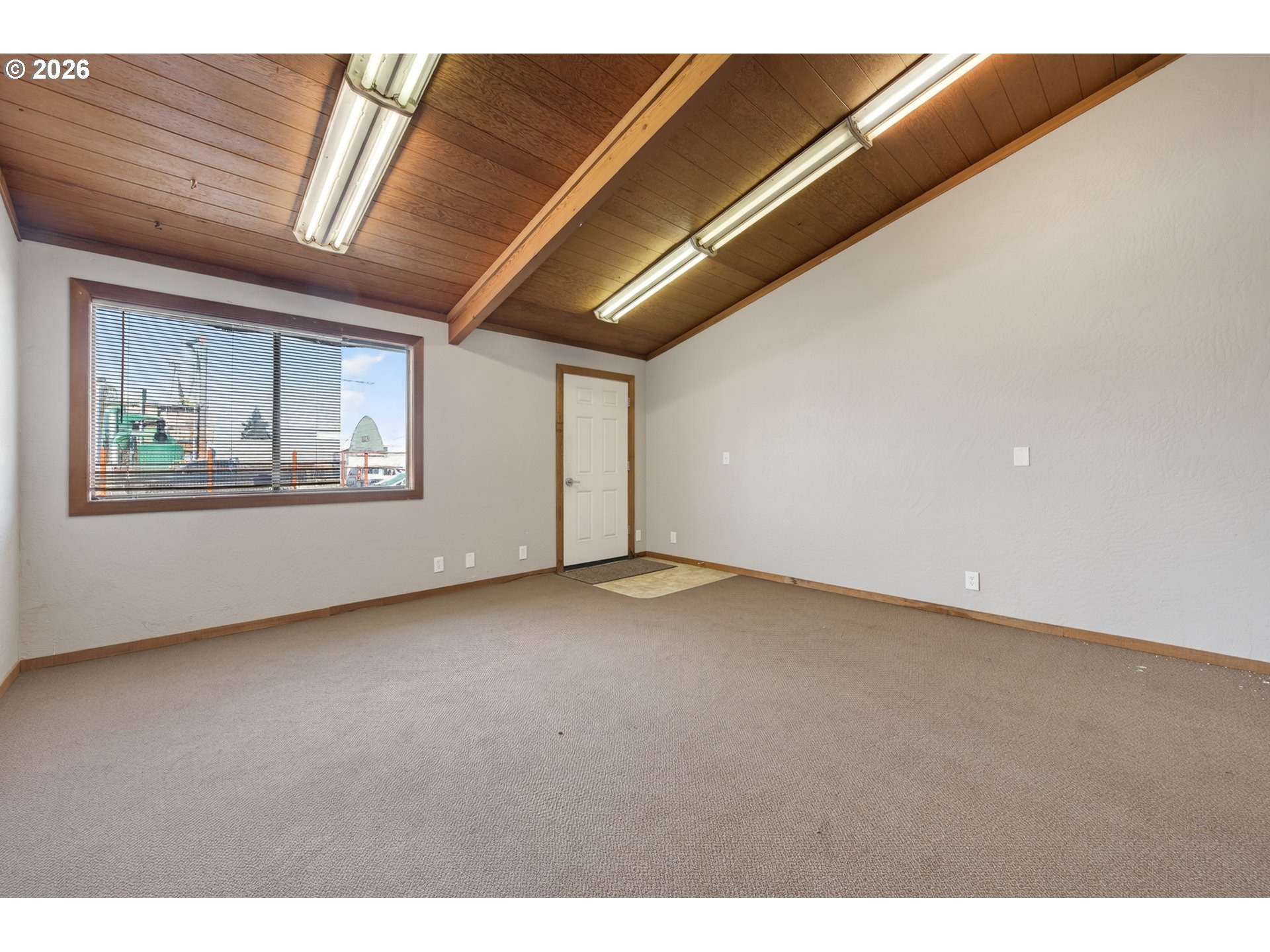2150 Cross St Property Photo 8
