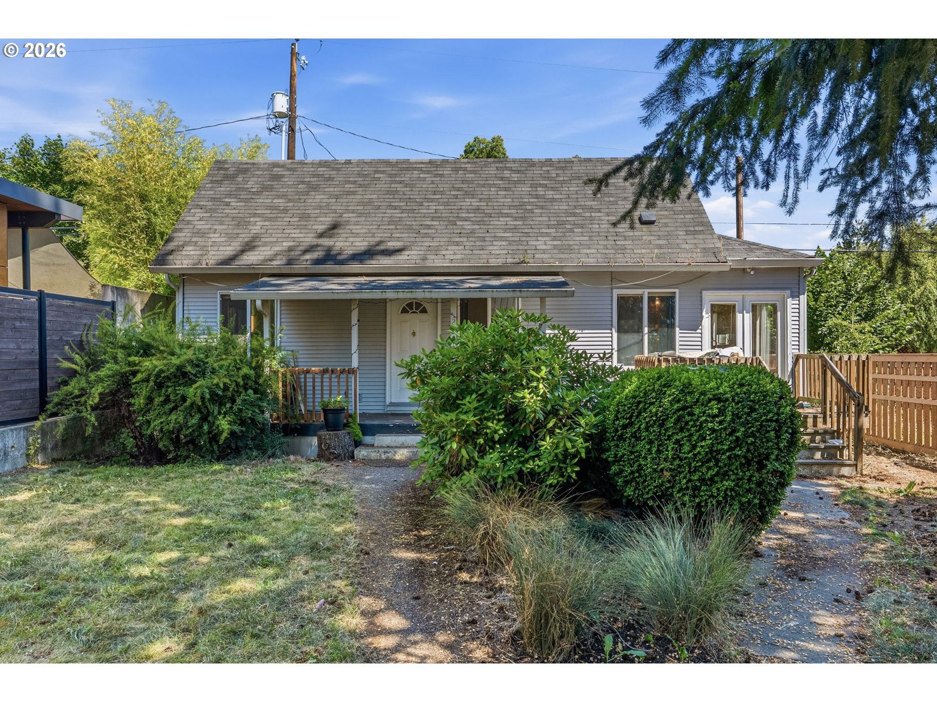 2209 E St Property Photo 1
