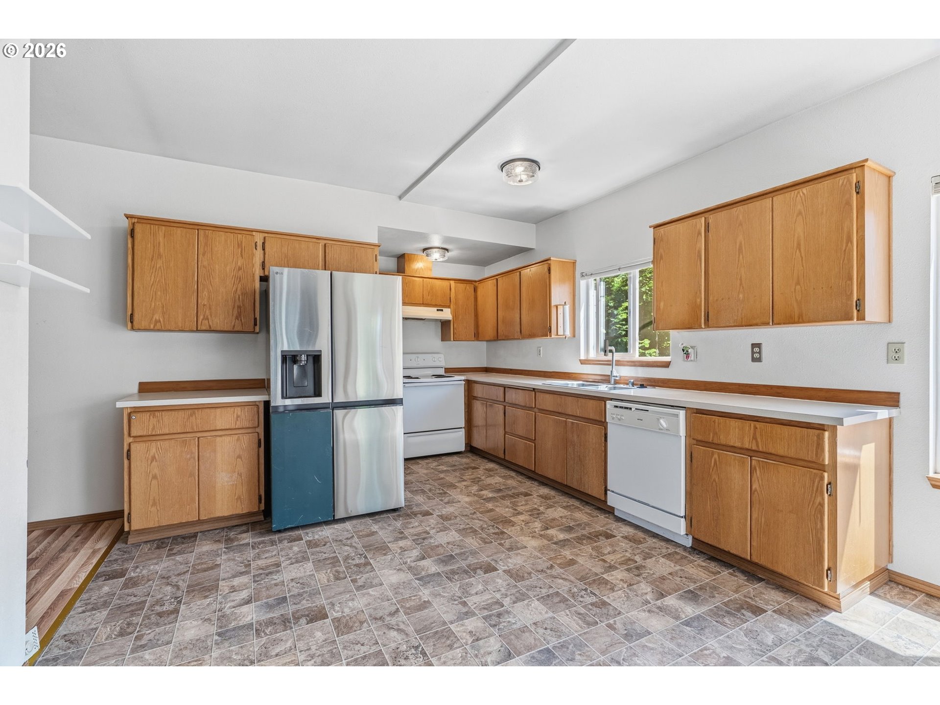 2209 E St Property Photo 6
