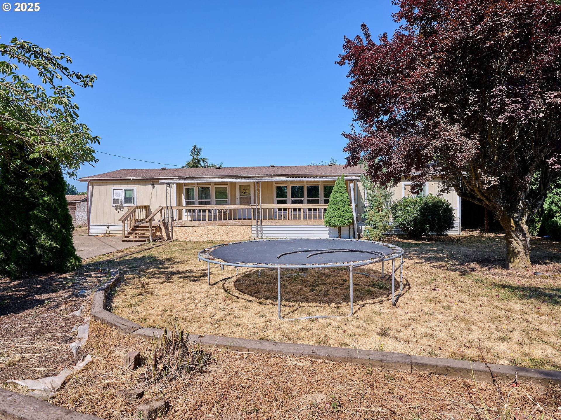 1632 Brown St Property Photo 3