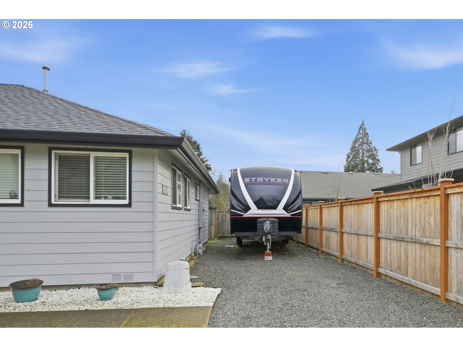 1271 Arcadia Dr Property Photo 2