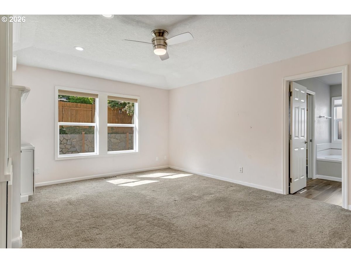 1412 Crestview Dr Property Photo 20