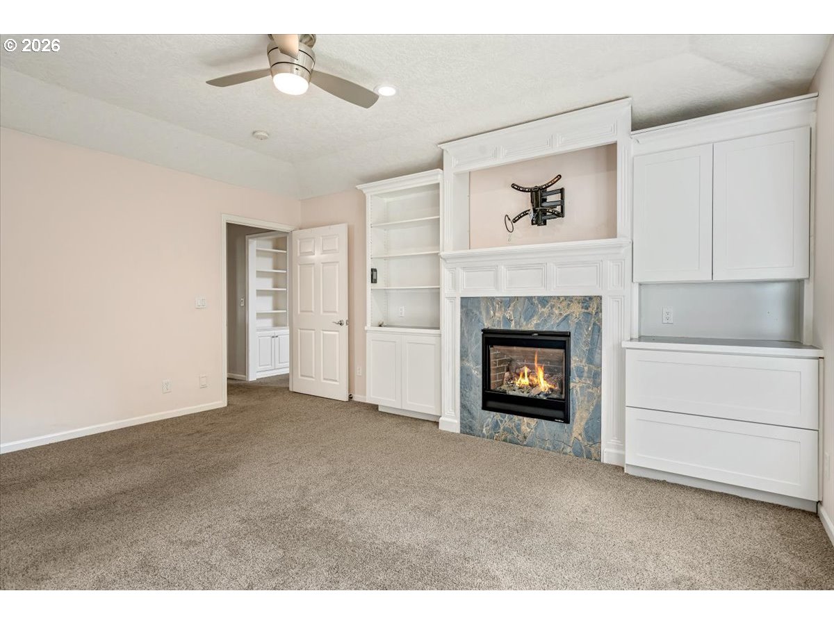 1412 Crestview Dr Property Photo 22