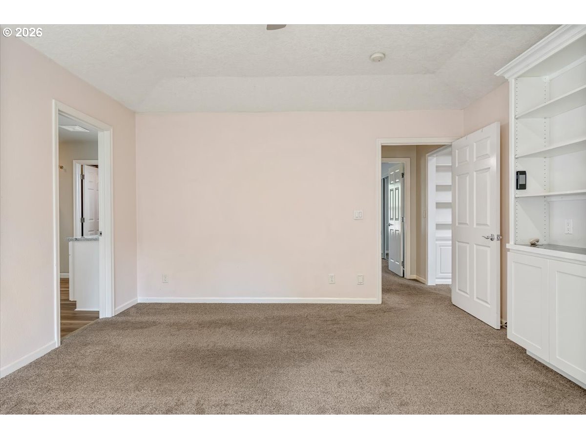 1412 Crestview Dr Property Photo 23