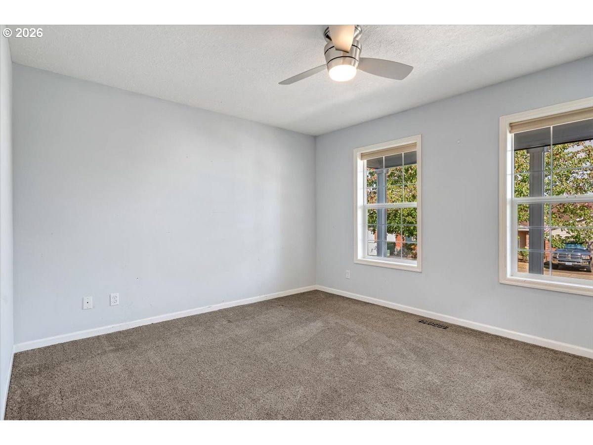 1412 Crestview Dr Property Photo 30