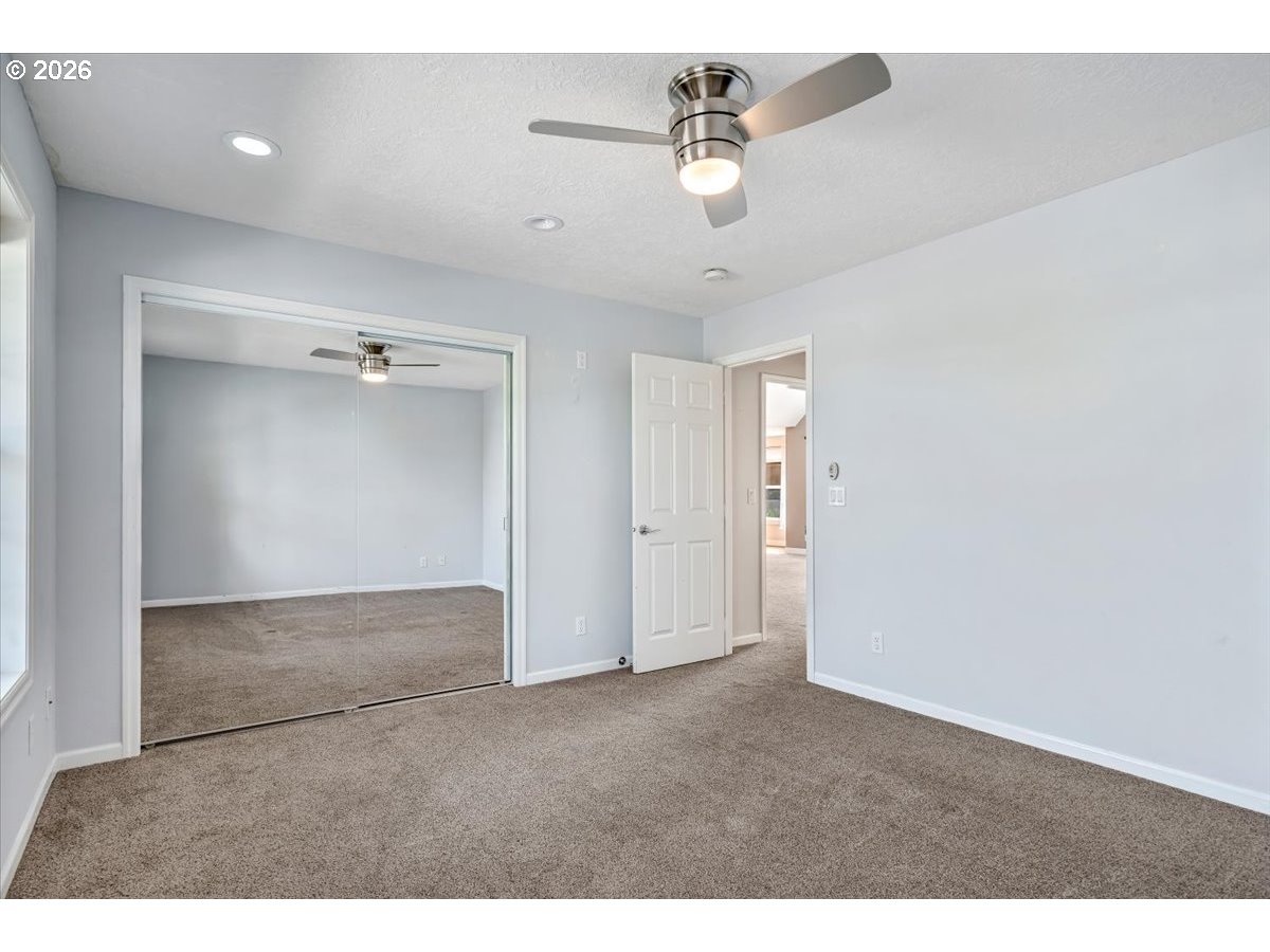 1412 Crestview Dr Property Photo 32