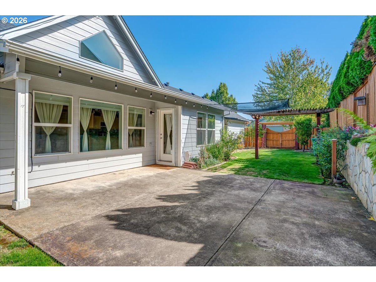 1412 Crestview Dr Property Photo 35