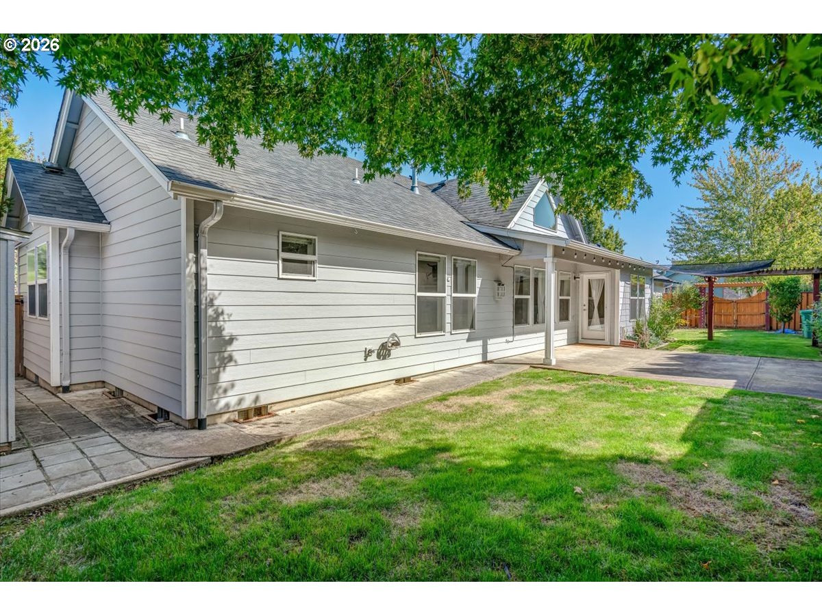 1412 Crestview Dr Property Photo 39