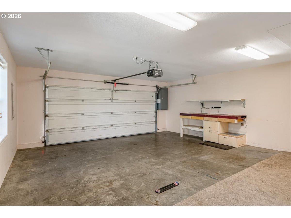 1412 Crestview Dr Property Photo 42