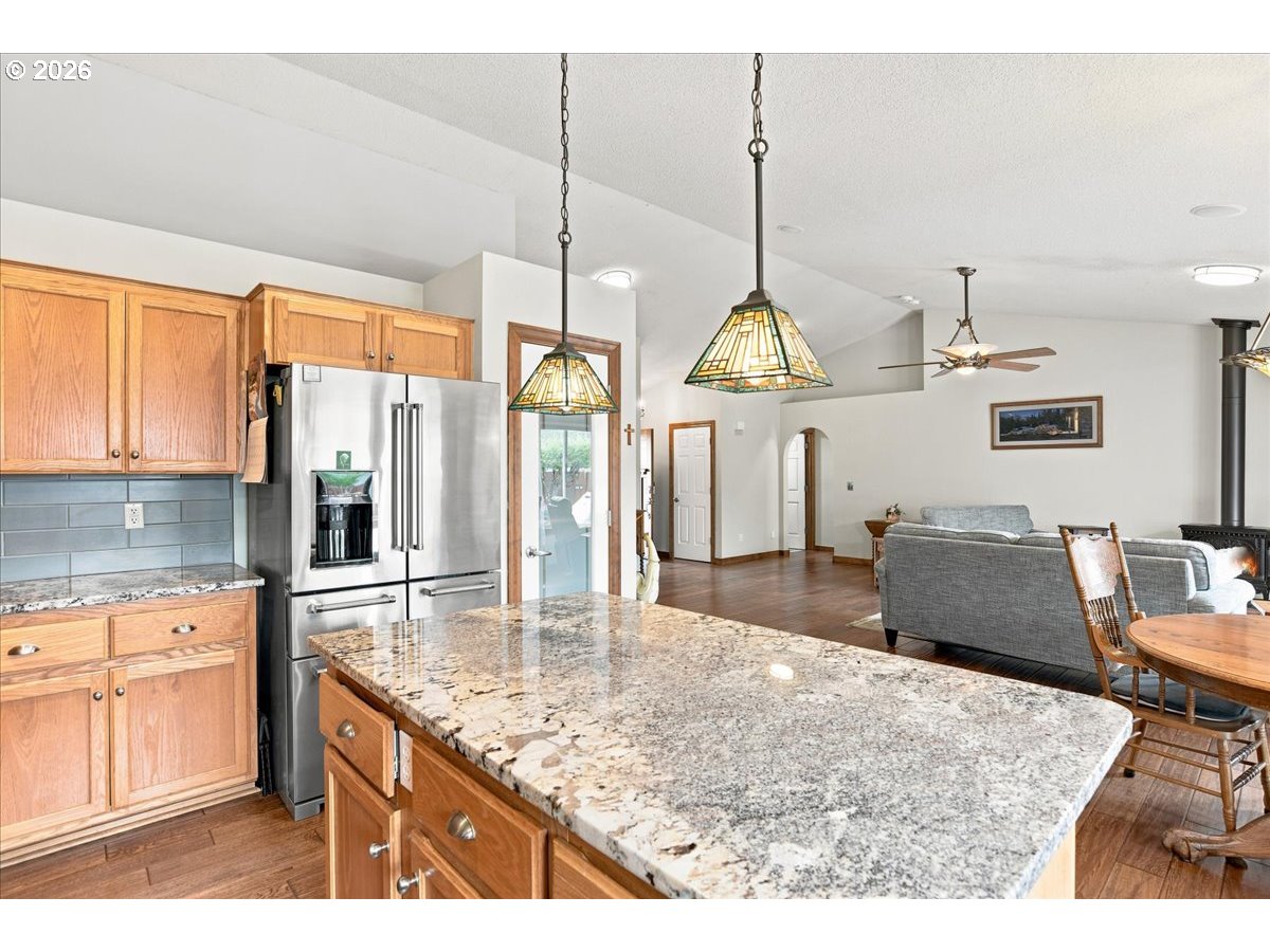 504 N Lark Dr Property Photo 15