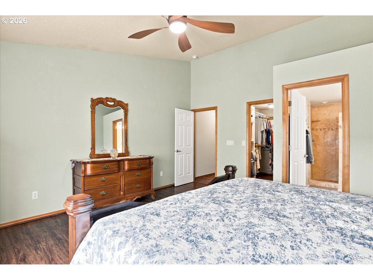 504 N Lark Dr Property Photo 18