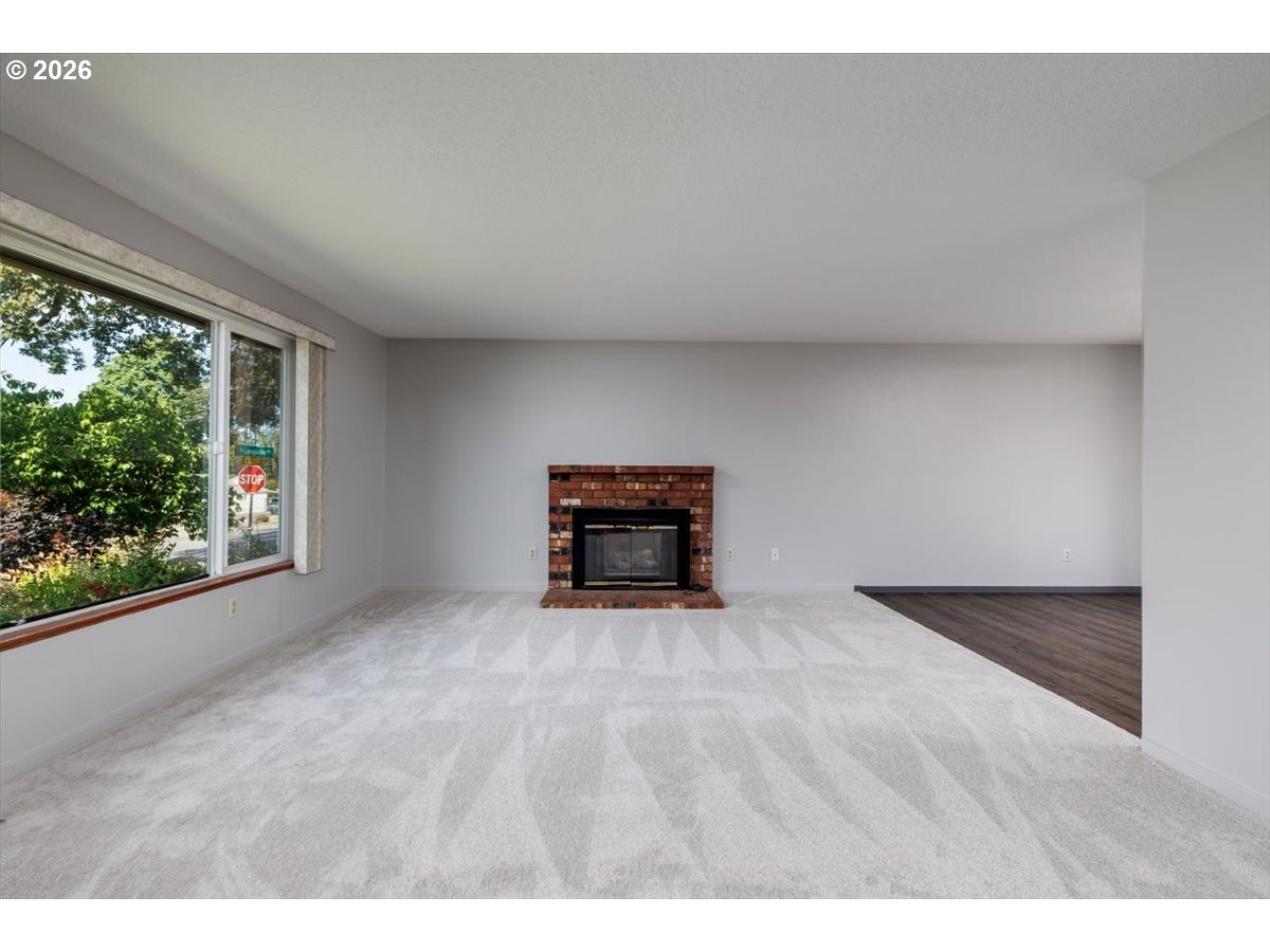 16910 Se Laugardia Way Property Photo 3