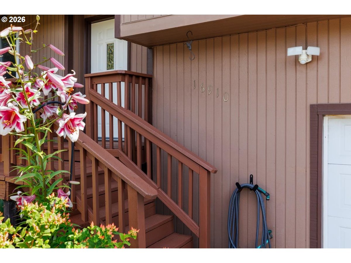 16910 Se Laugardia Way Property Photo 8