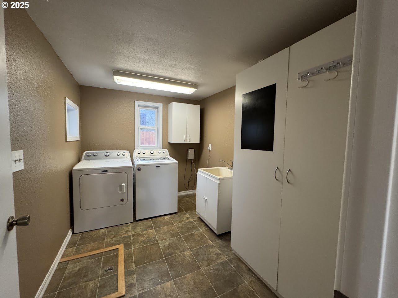 2639 7th St Property Photo 6