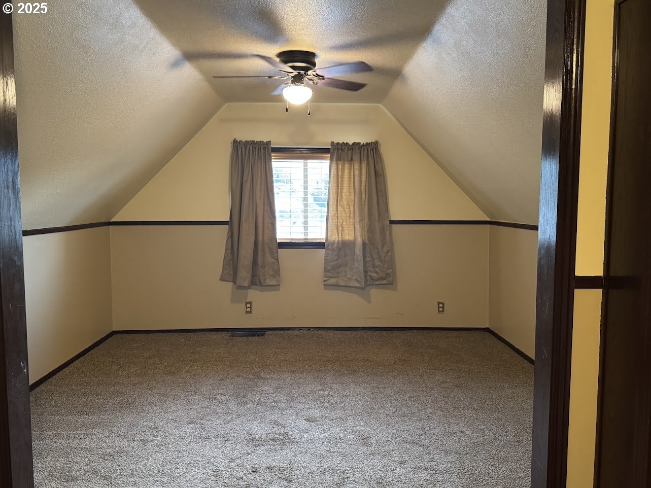 2639 7th St Property Photo 11
