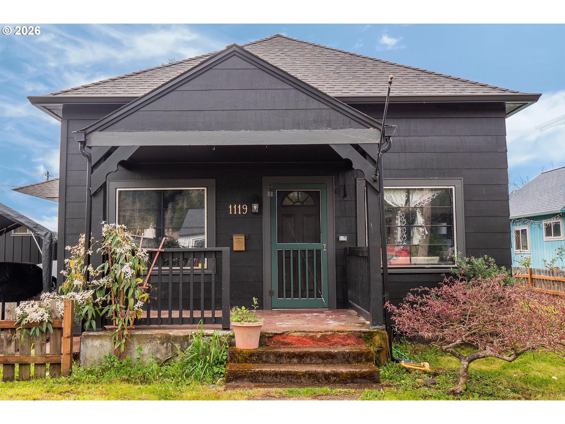 1119 ASH AVE Property Photo 1