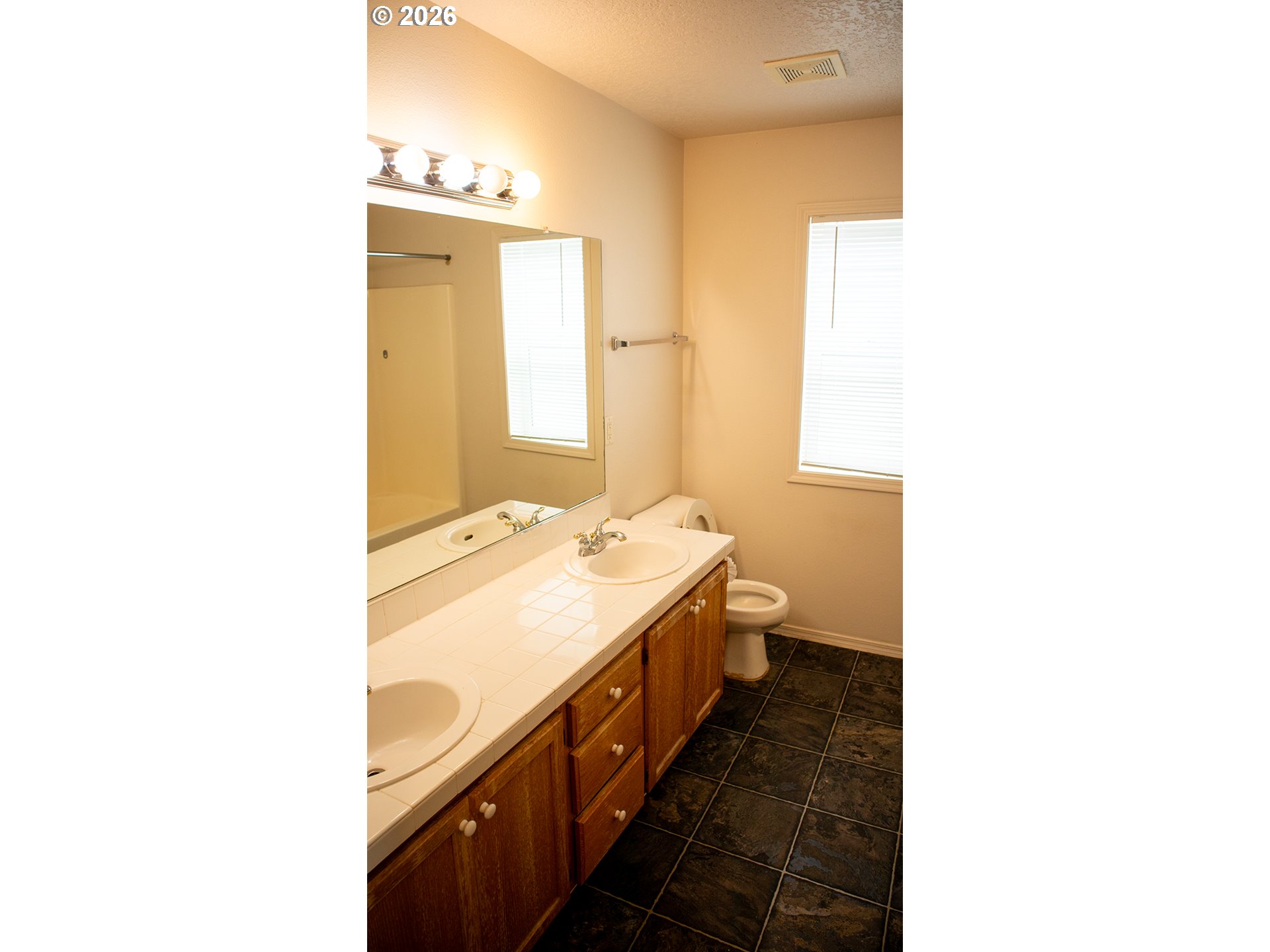 41733 Nw Bellingham Ct Property Photo 8