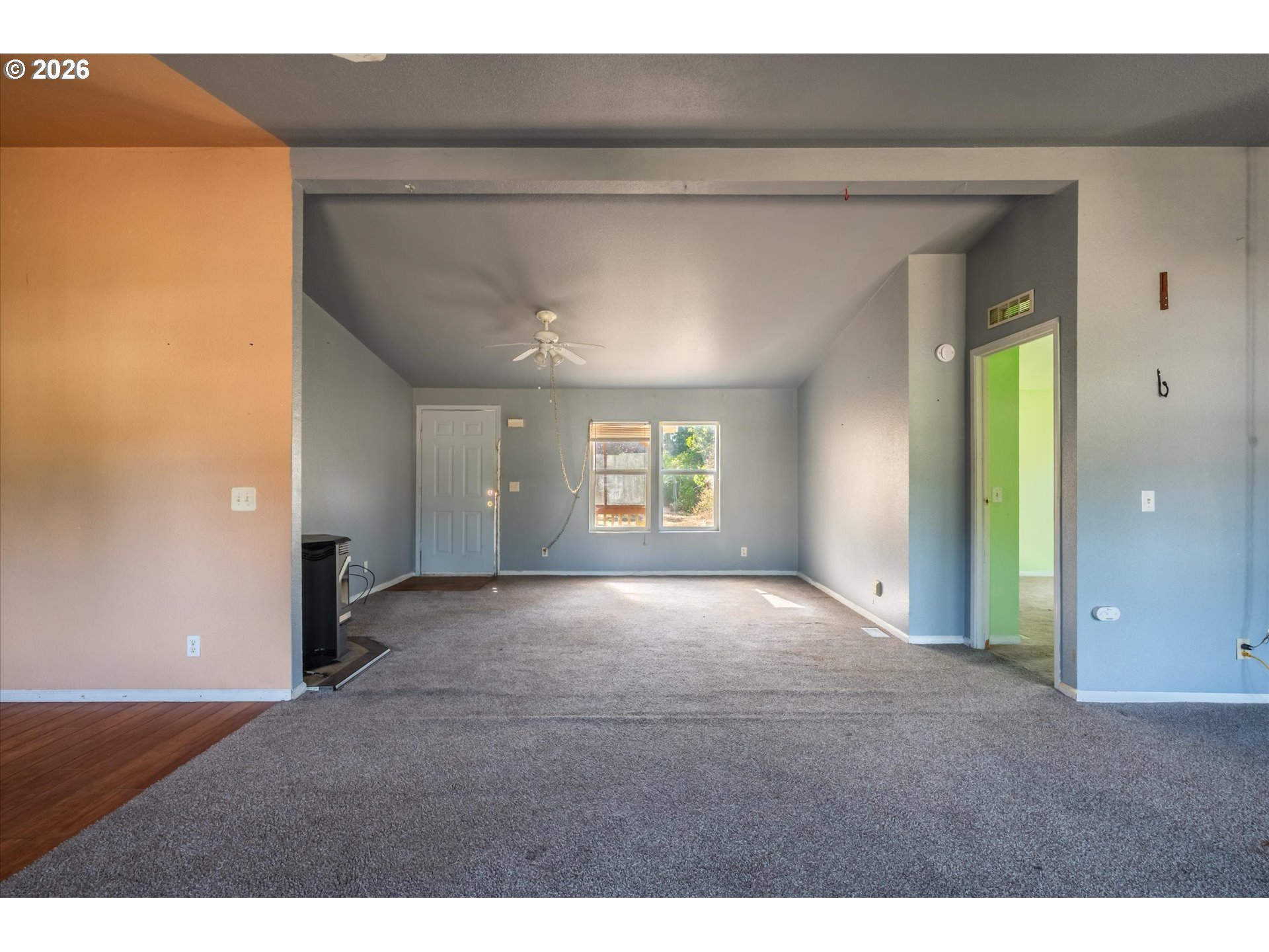 1633 Maple St Property Photo 4