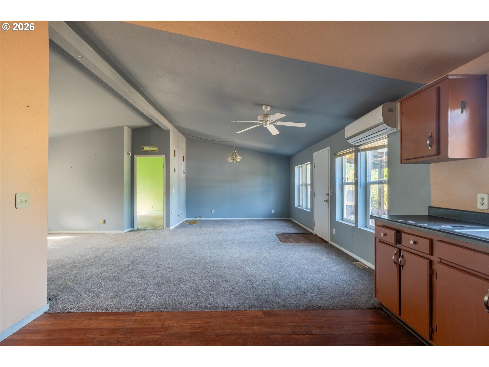 1633 Maple St Property Photo 9