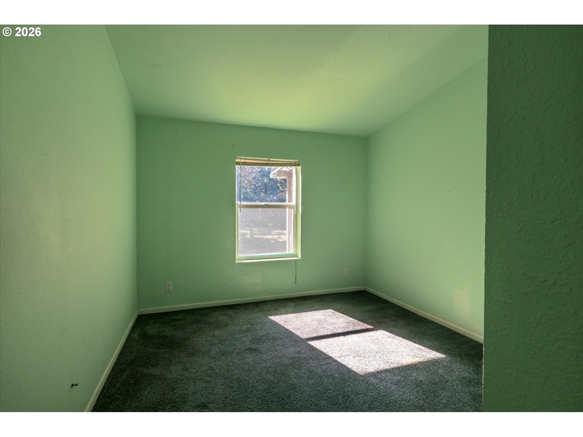 1633 Maple St Property Photo 10