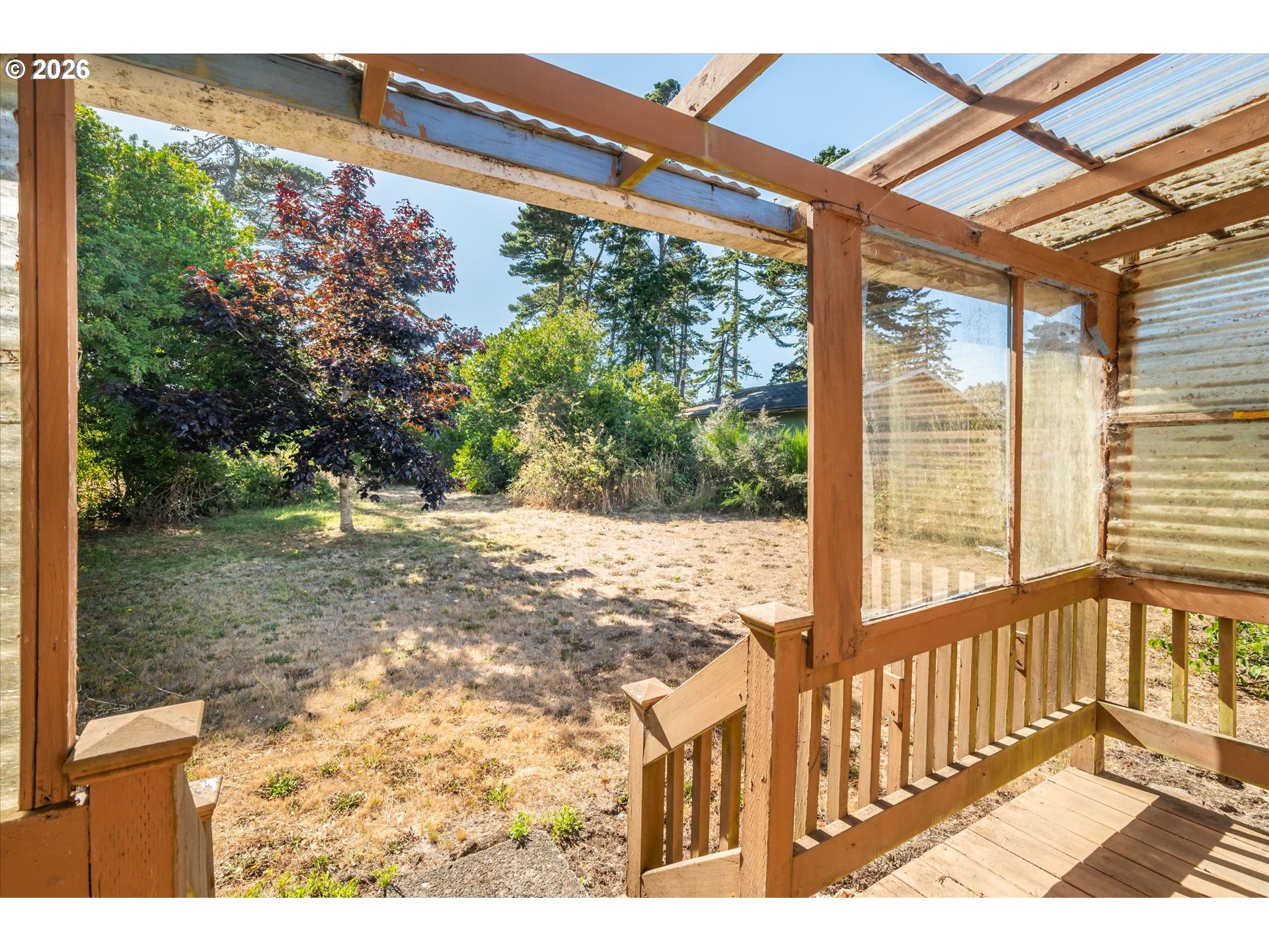 1633 Maple St Property Photo 37