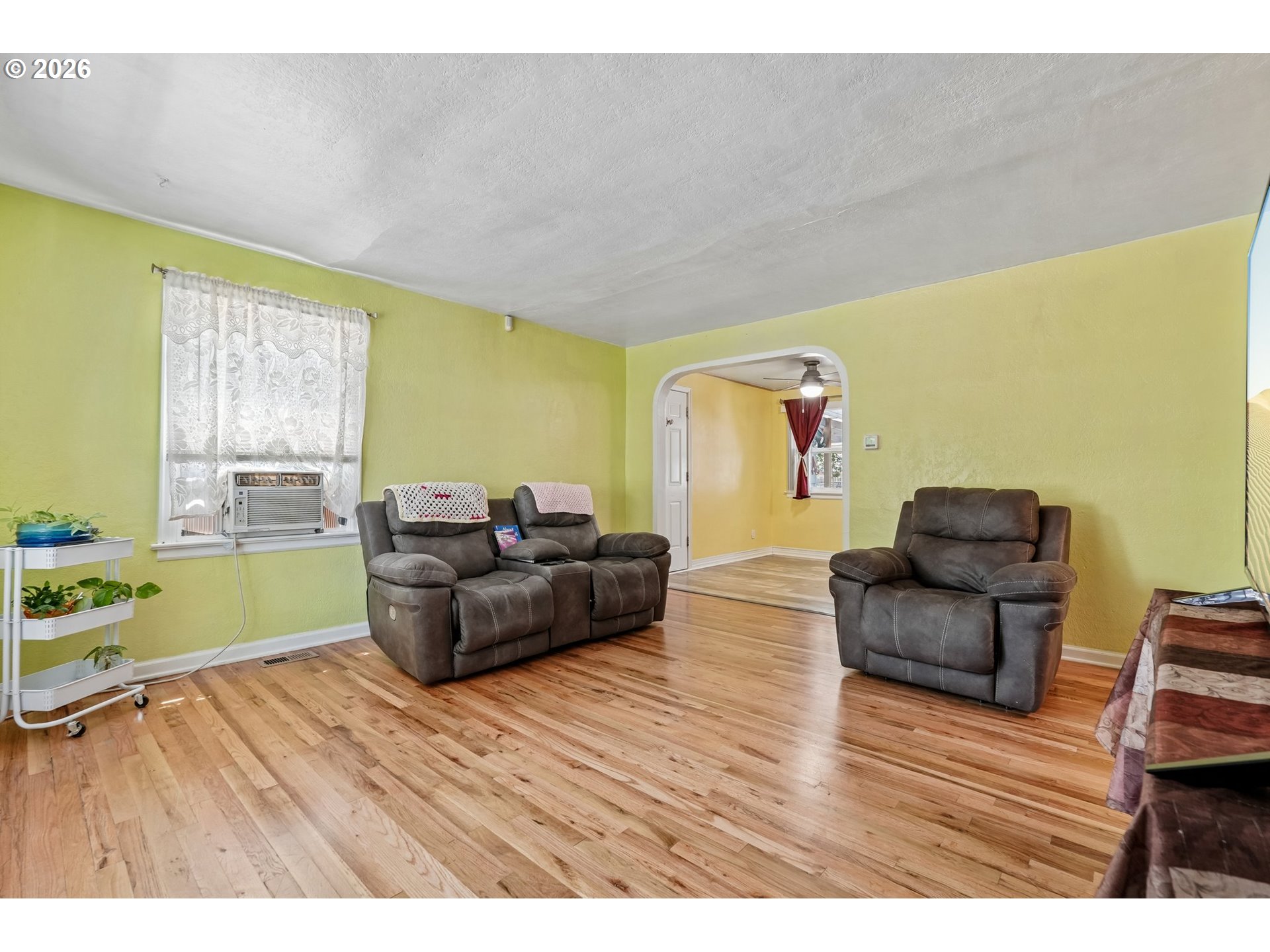 1915 23rd St Ne Property Photo 5