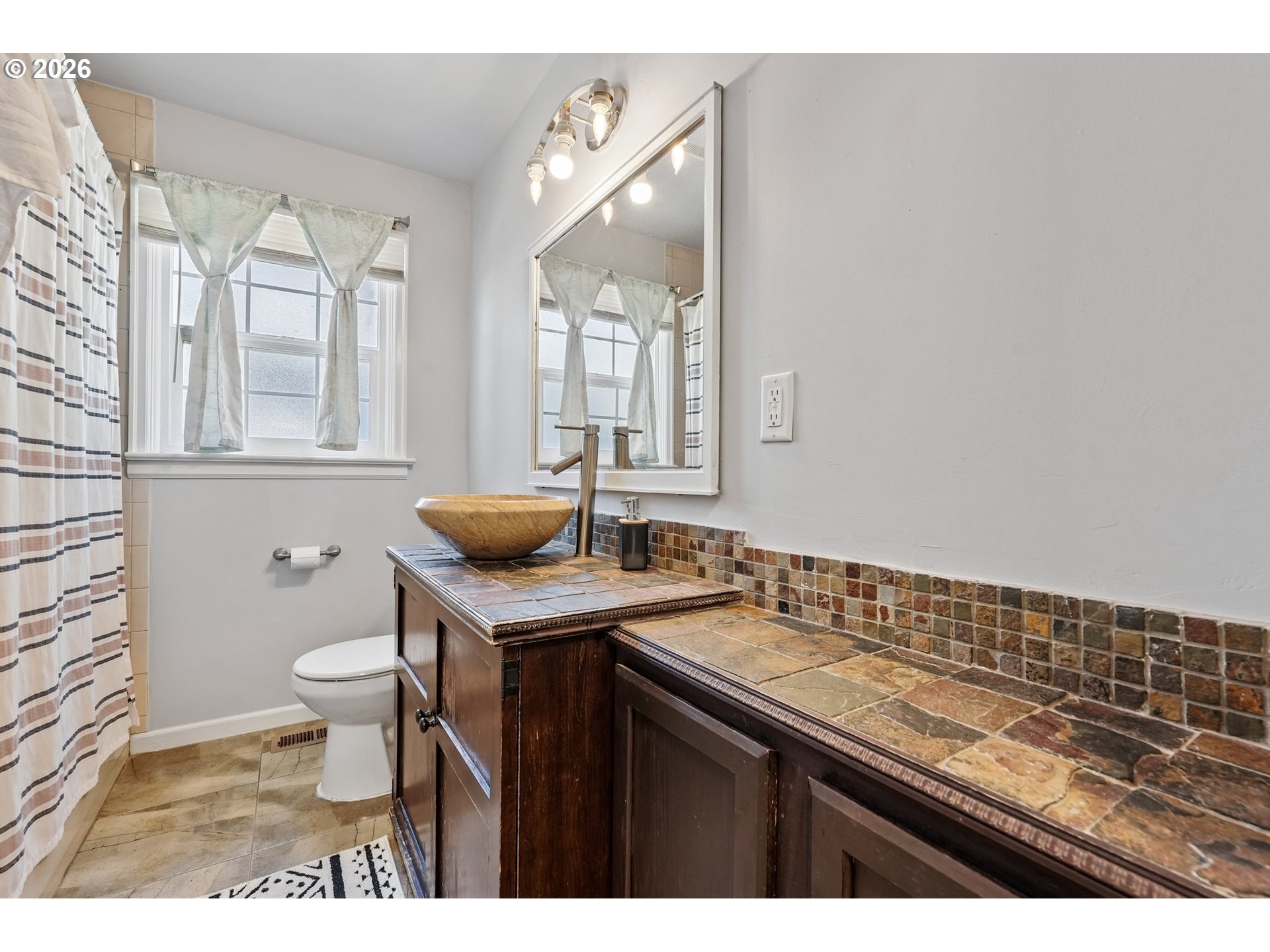 1915 23rd St Ne Property Photo 16