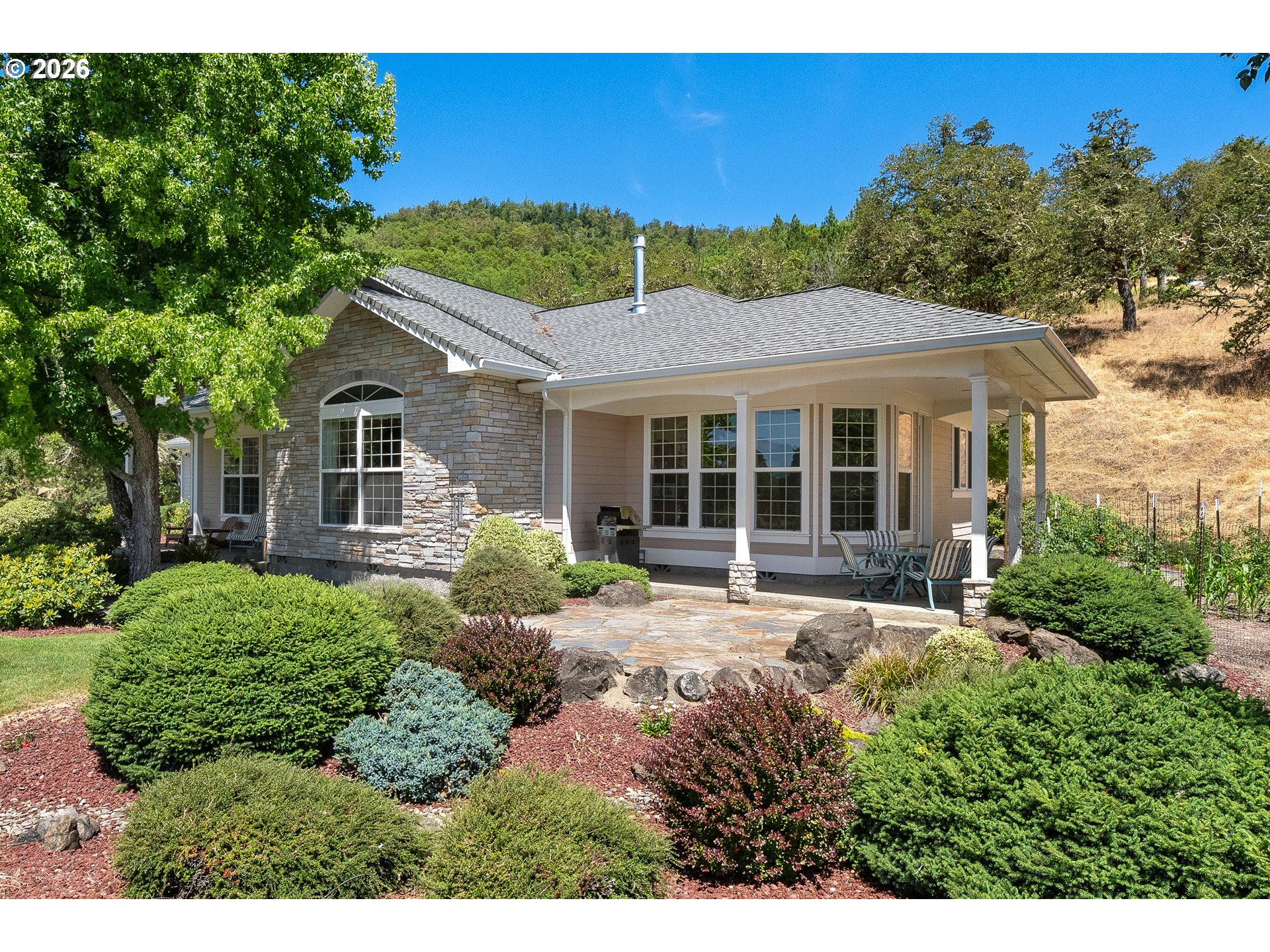 420 Cascara Ln Property Photo 2
