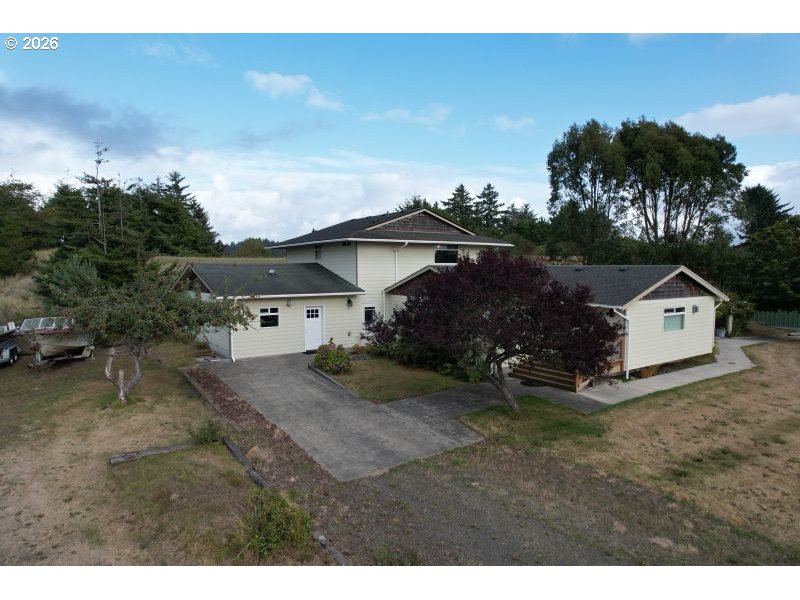 90513 East RD Property Photo 1