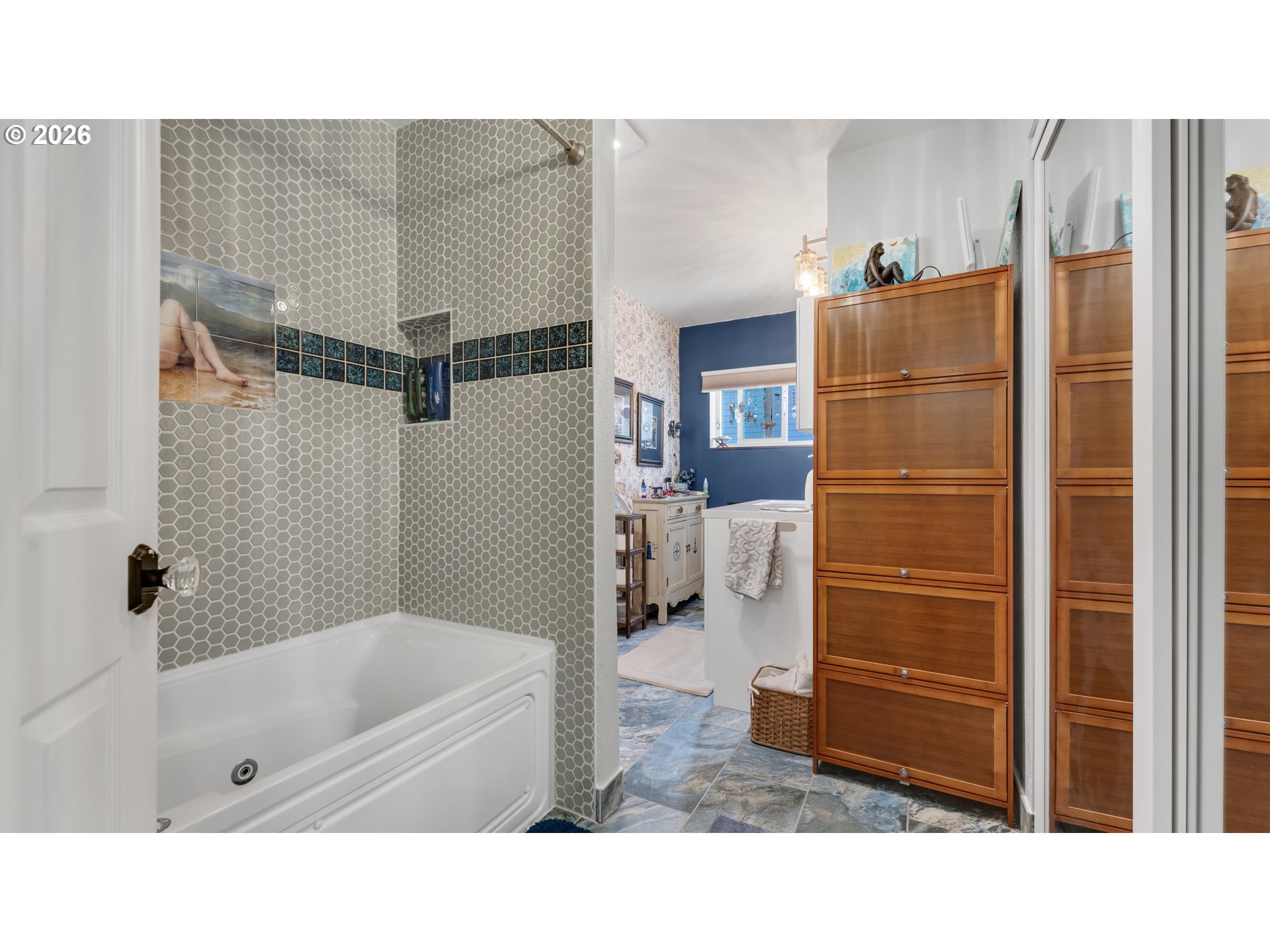 2206 Marion St Property Photo 16