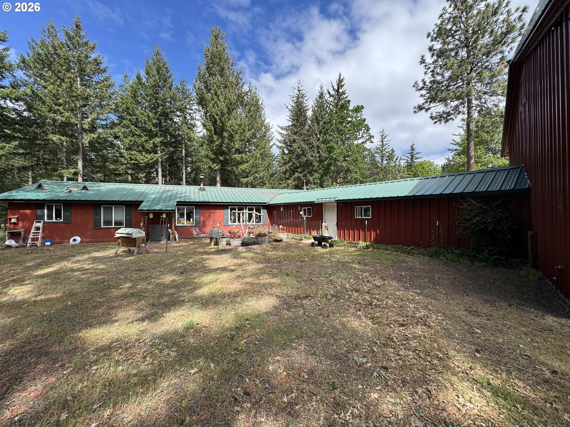 562 England Rd Property Photo 4