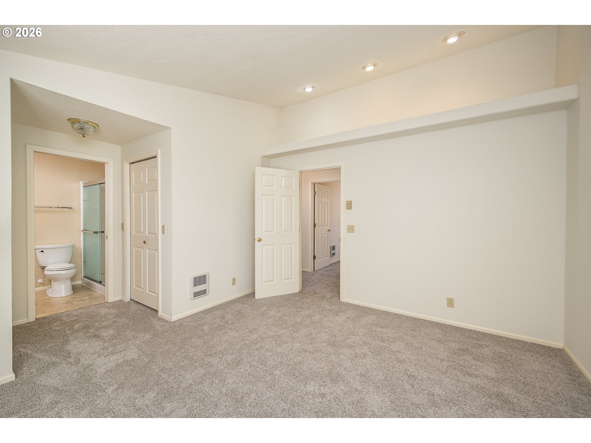 639 S 70th St Property Photo 11