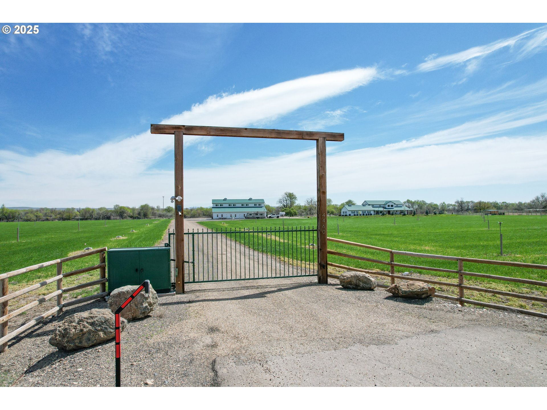 4460 Highway 201 Property Photo 11